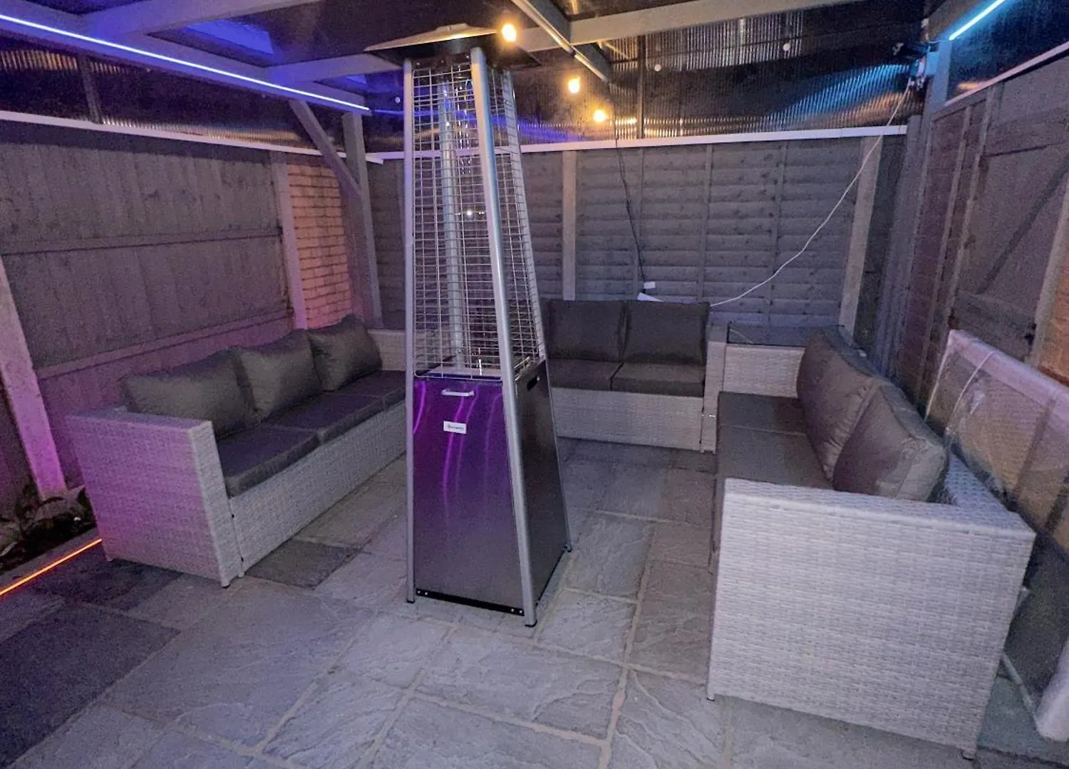 Luxxe House With Hot Tub And Pool Table Apartment Uxbridge
