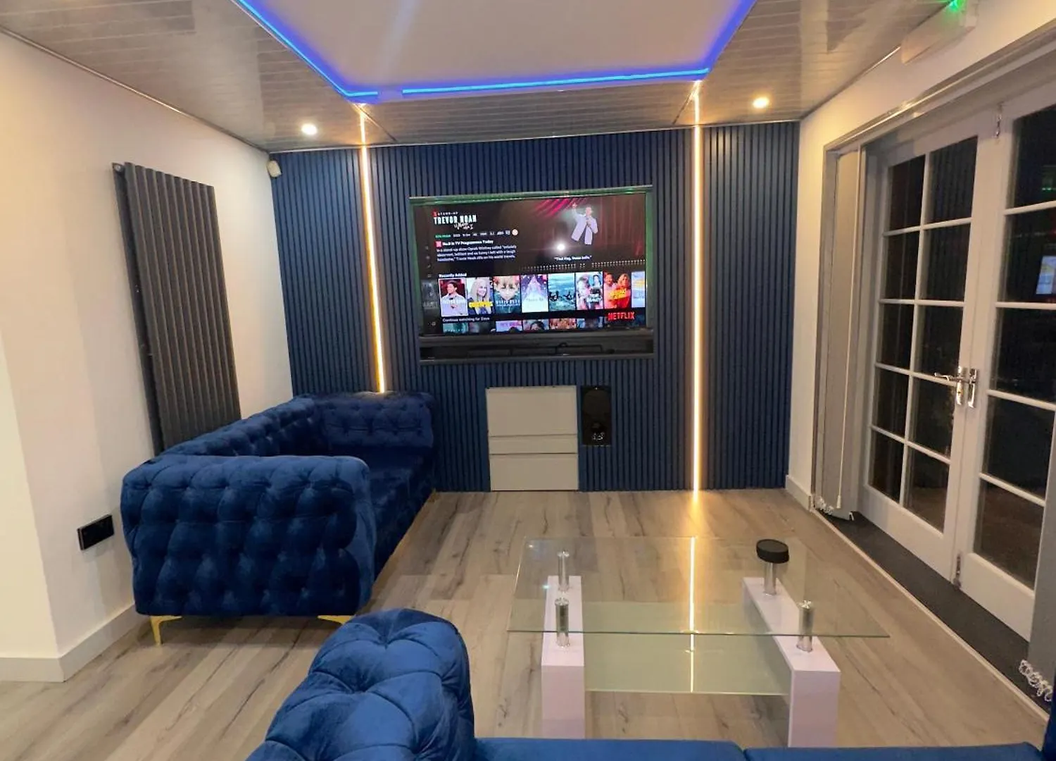 Luxxe House With Hot Tub And Pool Table Apartment Uxbridge