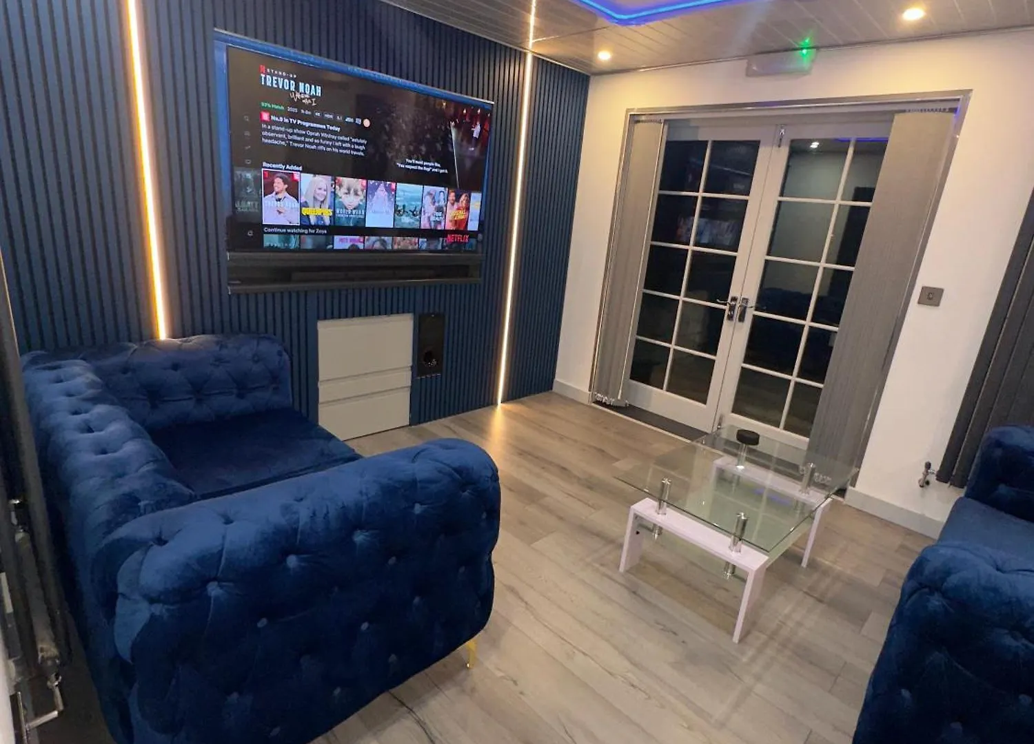 Luxxe House With Hot Tub And Pool Table Apartment Uxbridge