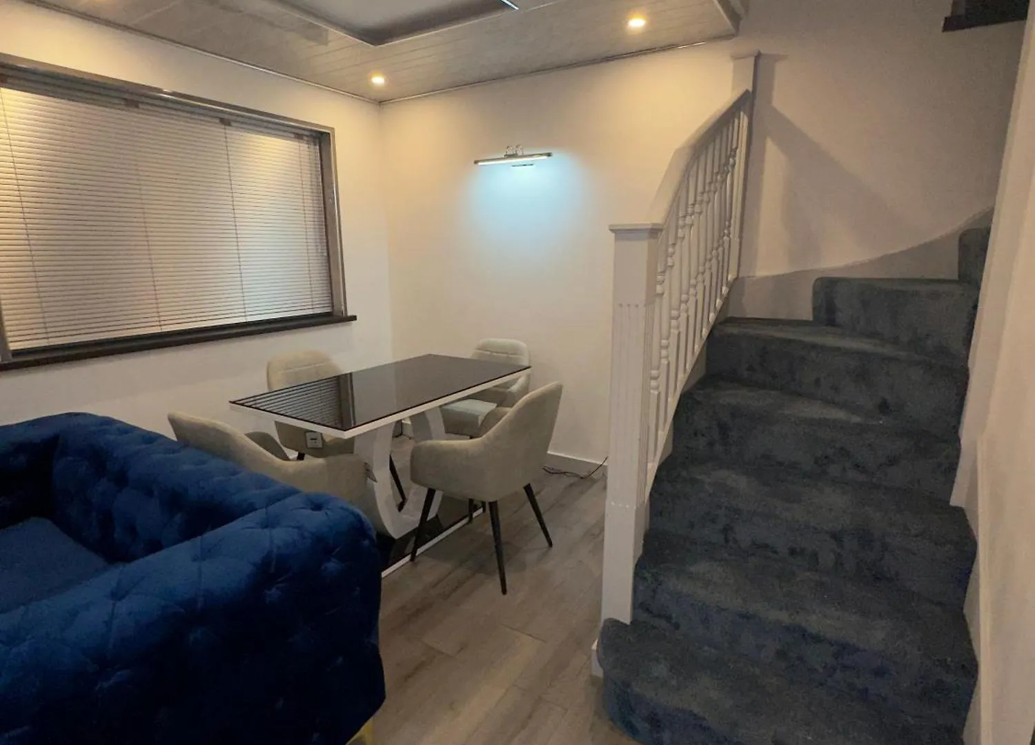 Luxxe House With Hot Tub And Pool Table Apartment Uxbridge United Kingdom