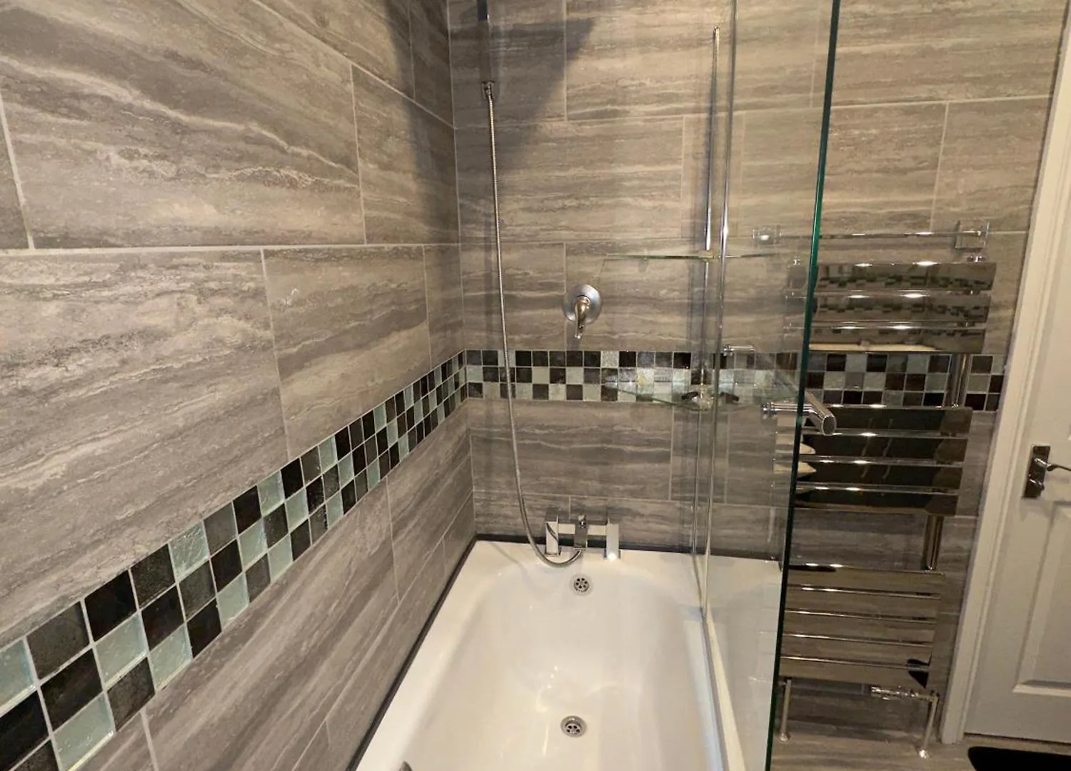 Luxxe House With Hot Tub And Pool Table Apartment Uxbridge