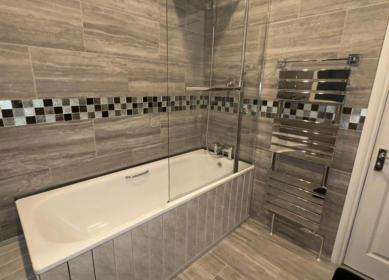 Luxxe House With Hot Tub And Pool Table Apartment Uxbridge 0*,